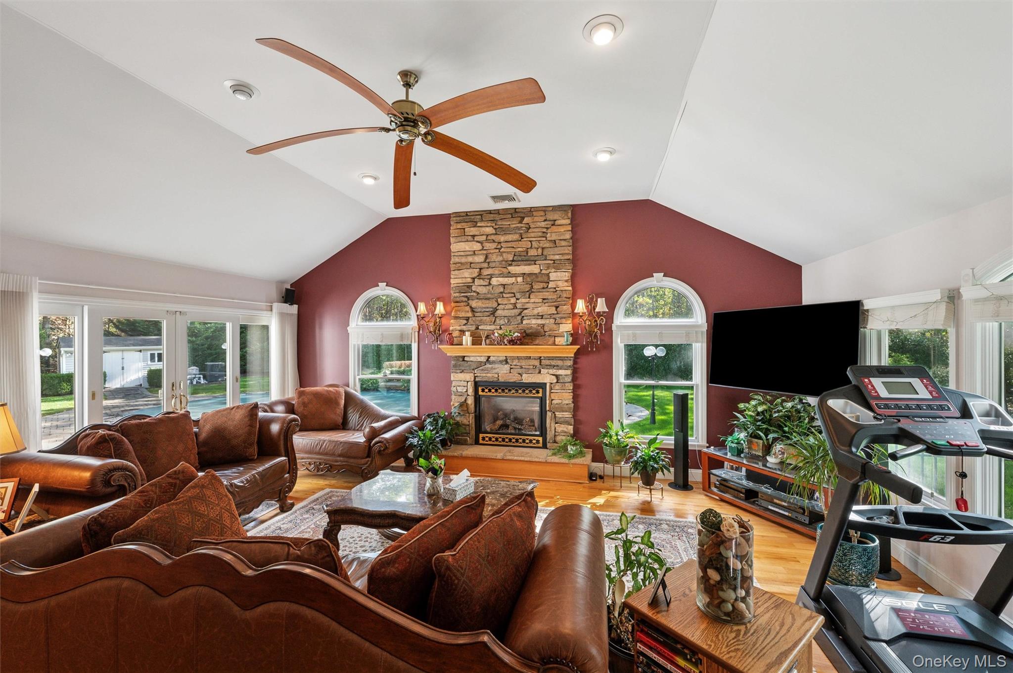 4 Palace Court, Manorville, NY 11949