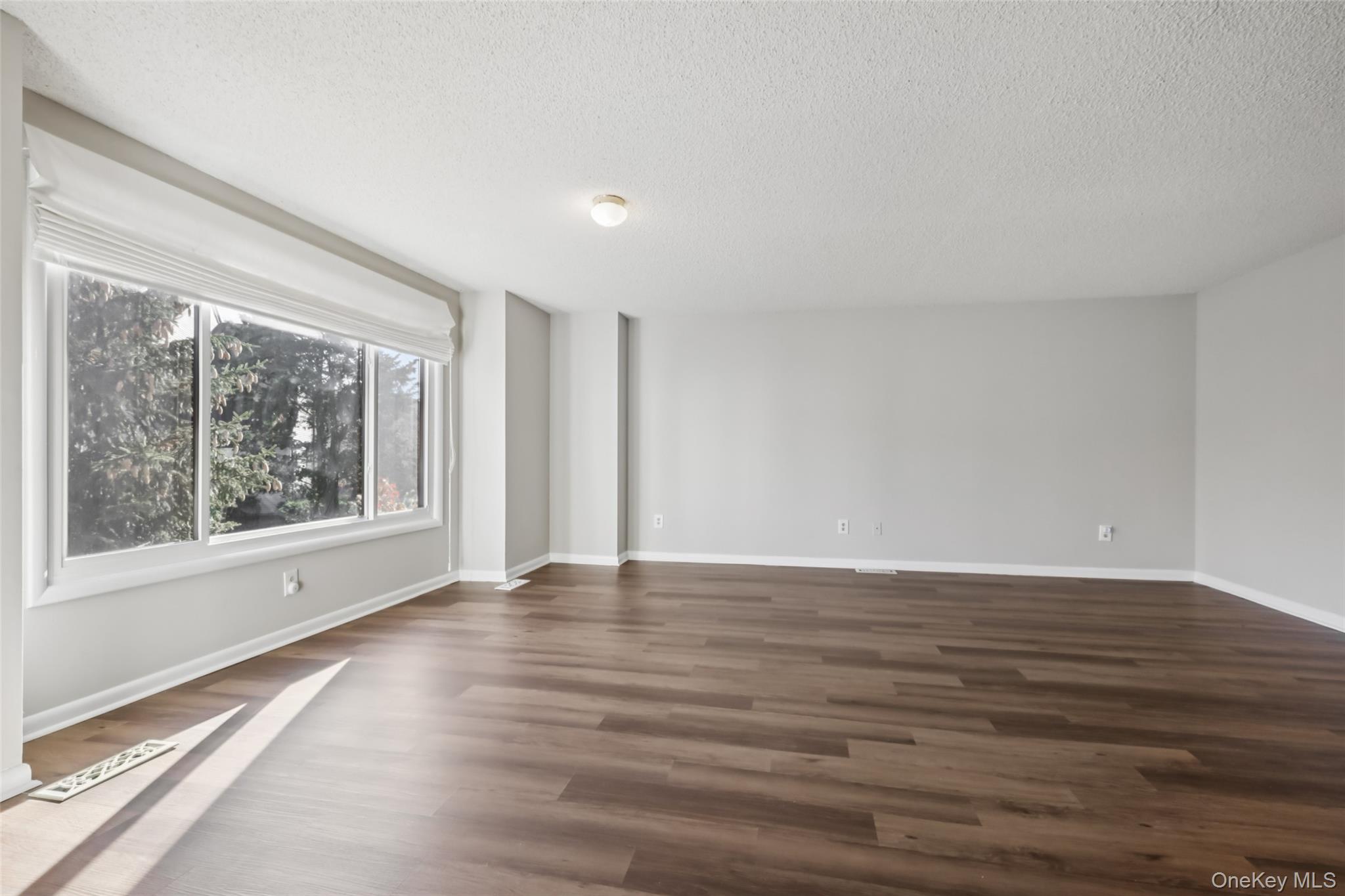 25 Vista Drive, Nanuet, NY 10954