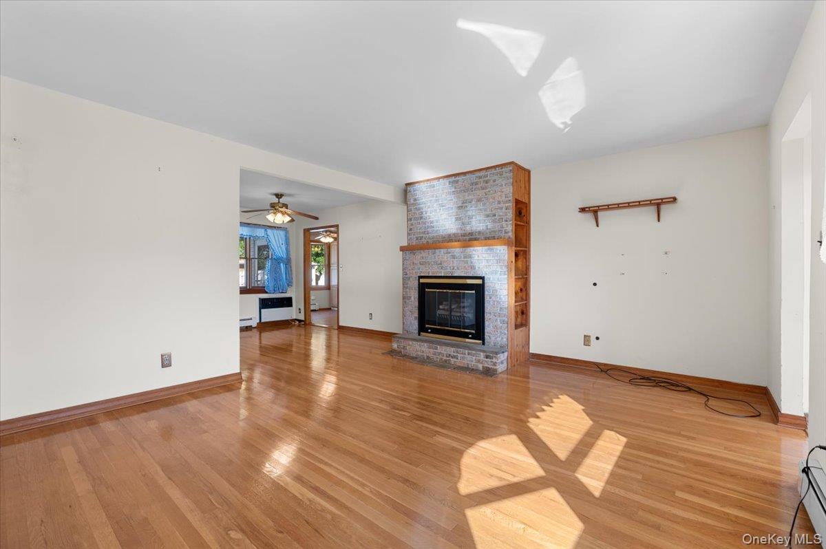 3 Surrey Lane, Bethpage, NY 11714