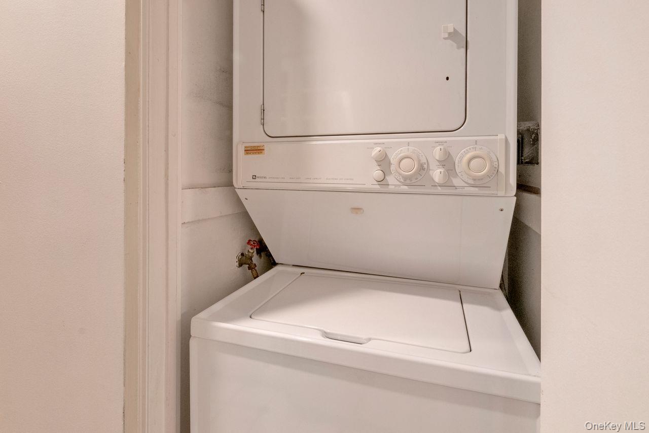 14 Bronxville Glen Drive, Bronxville, NY 10708