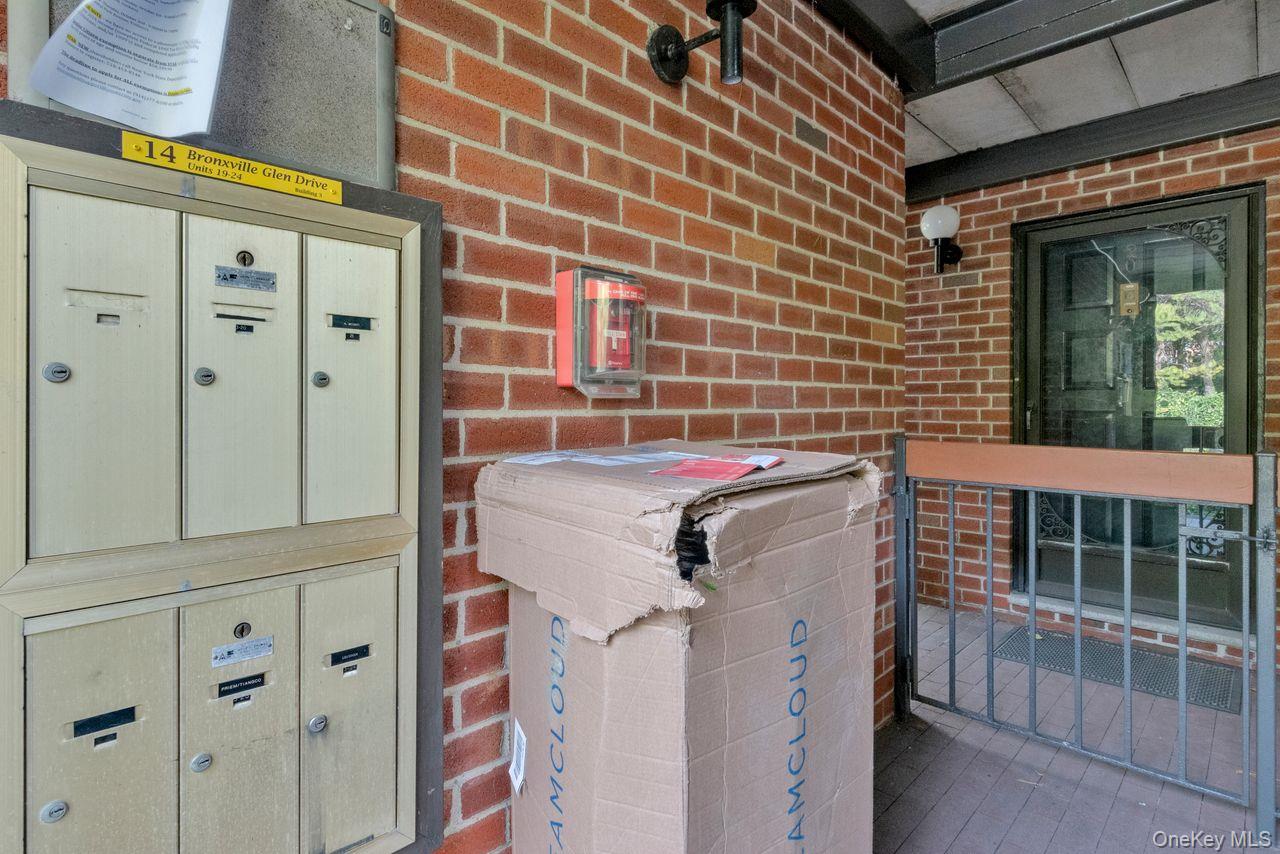 14 Bronxville Glen Drive, Bronxville, NY 10708