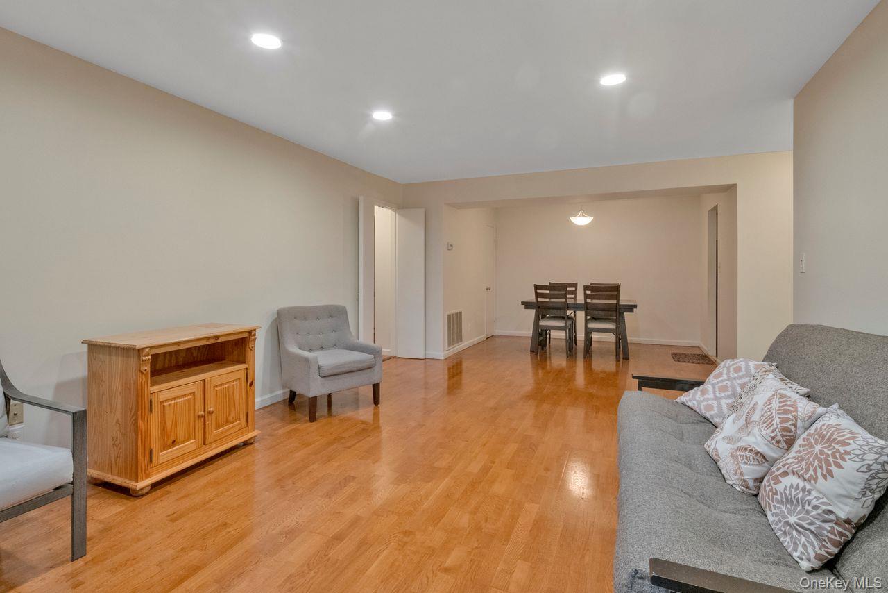 14 Bronxville Glen Drive, Bronxville, NY 10708