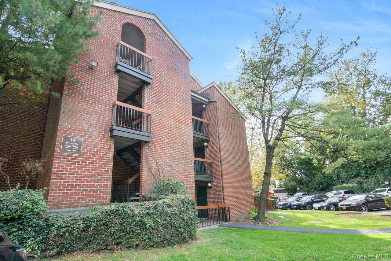 14 Bronxville Glen Drive, Bronxville, NY 10708