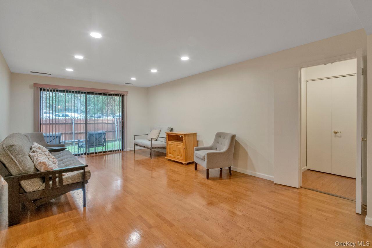 14 Bronxville Glen Drive, Bronxville, NY 10708