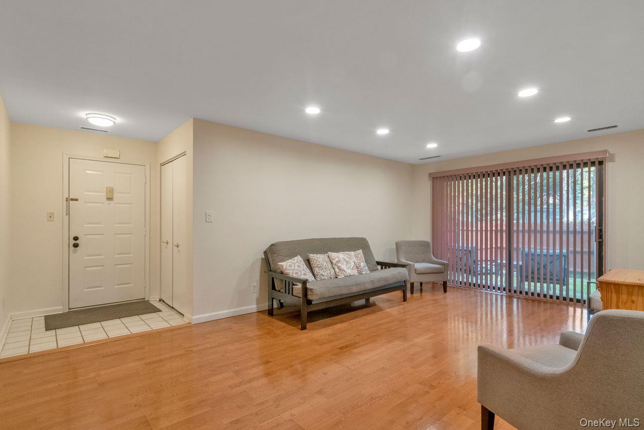 14 Bronxville Glen Drive, Bronxville, NY 10708