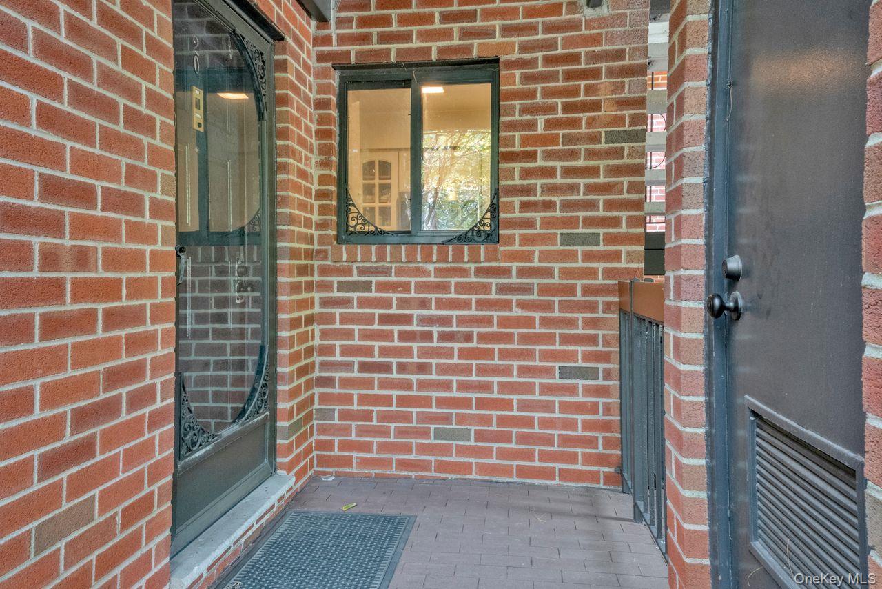 14 Bronxville Glen Drive, Bronxville, NY 10708