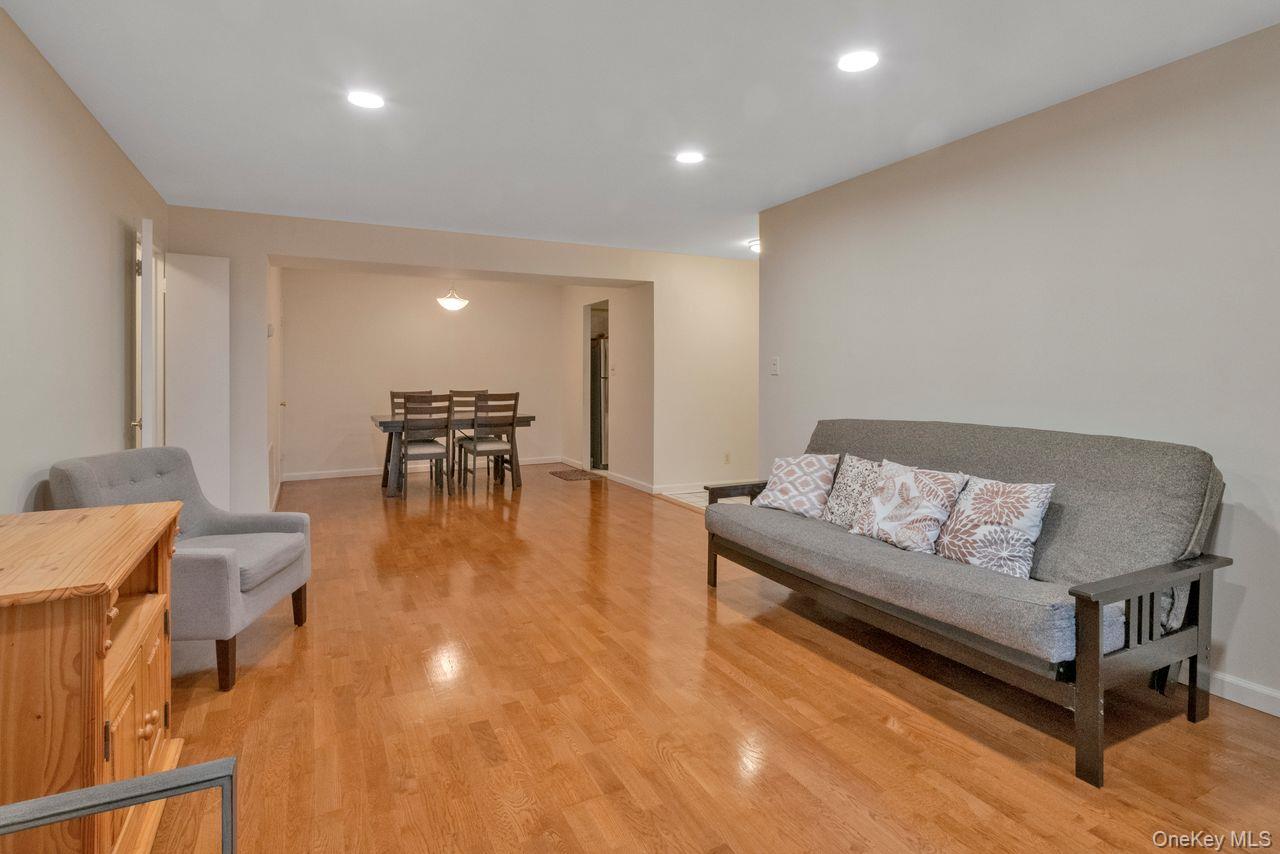 14 Bronxville Glen Drive, Bronxville, NY 10708