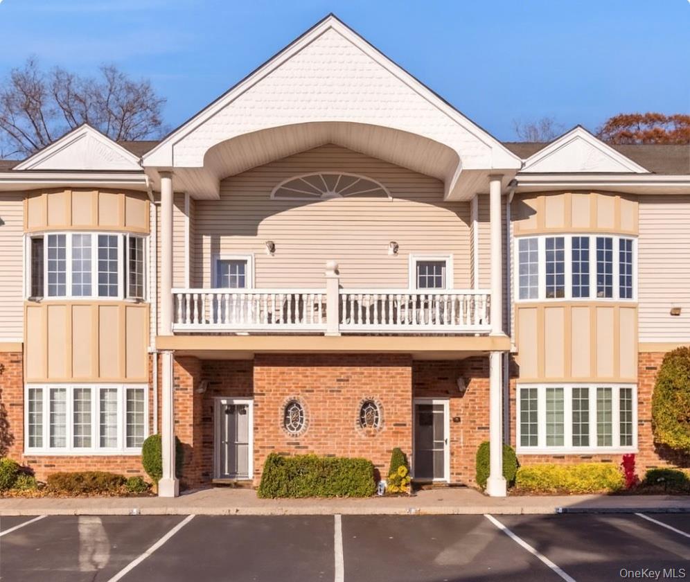 6 Sarah Court, Amityville, NY 11701