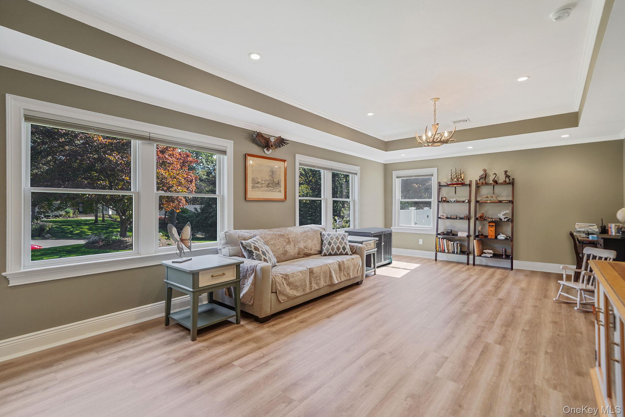 246 Roosevelt Boulevard, Hauppauge, NY 11788