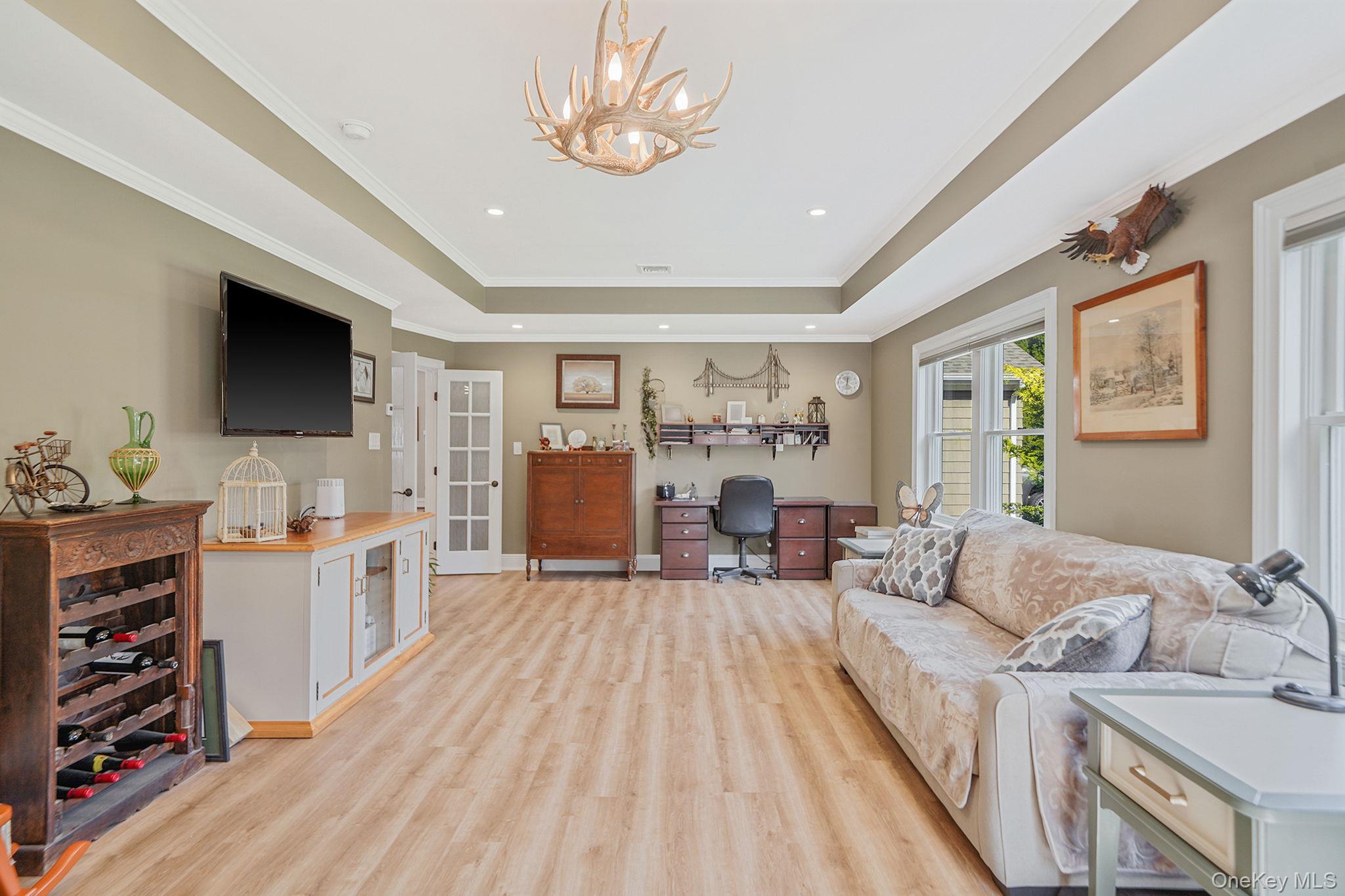 246 Roosevelt Boulevard, Hauppauge, NY 11788