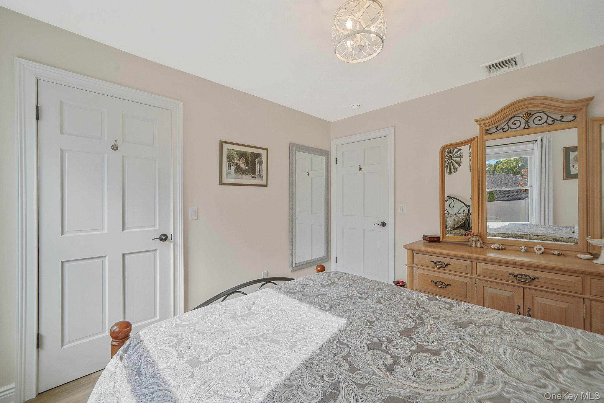 246 Roosevelt Boulevard, Hauppauge, NY 11788