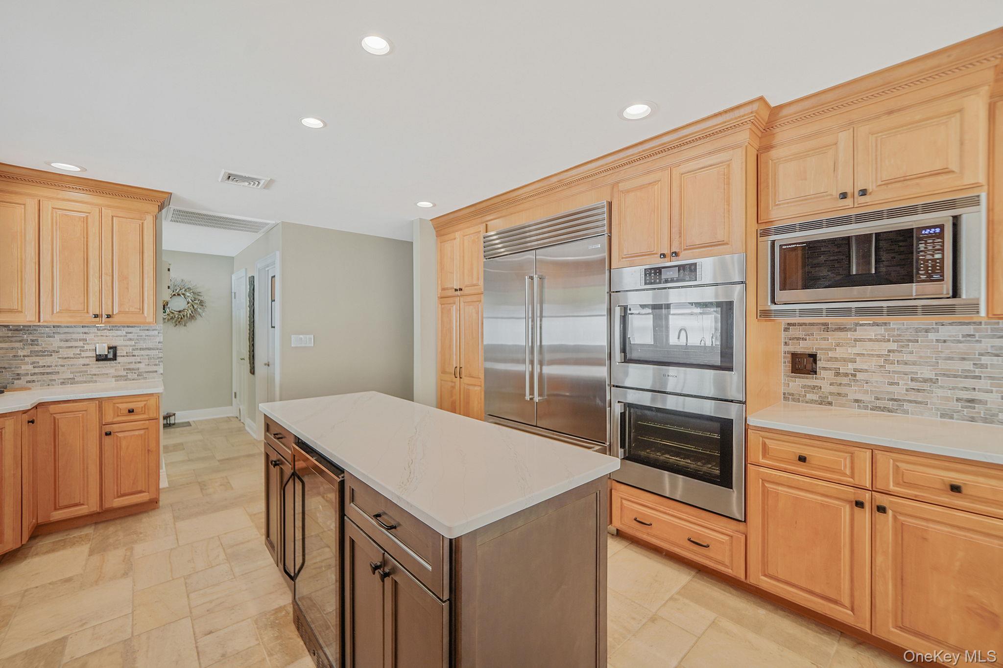 246 Roosevelt Boulevard, Hauppauge, NY 11788