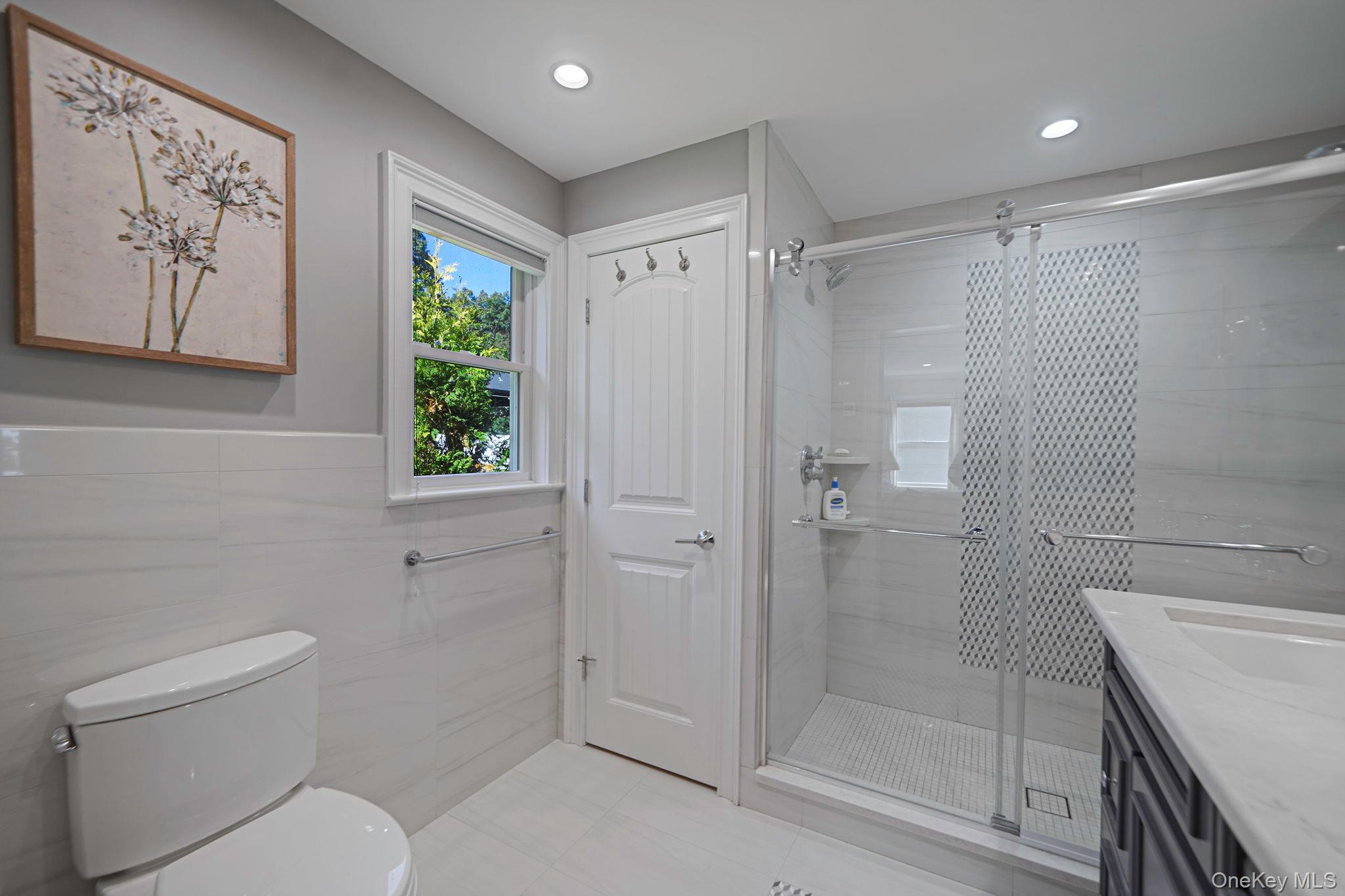 246 Roosevelt Boulevard, Hauppauge, NY 11788