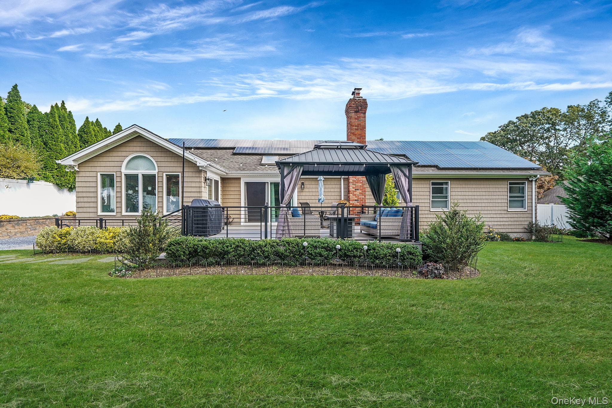 246 Roosevelt Boulevard, Hauppauge, NY 11788