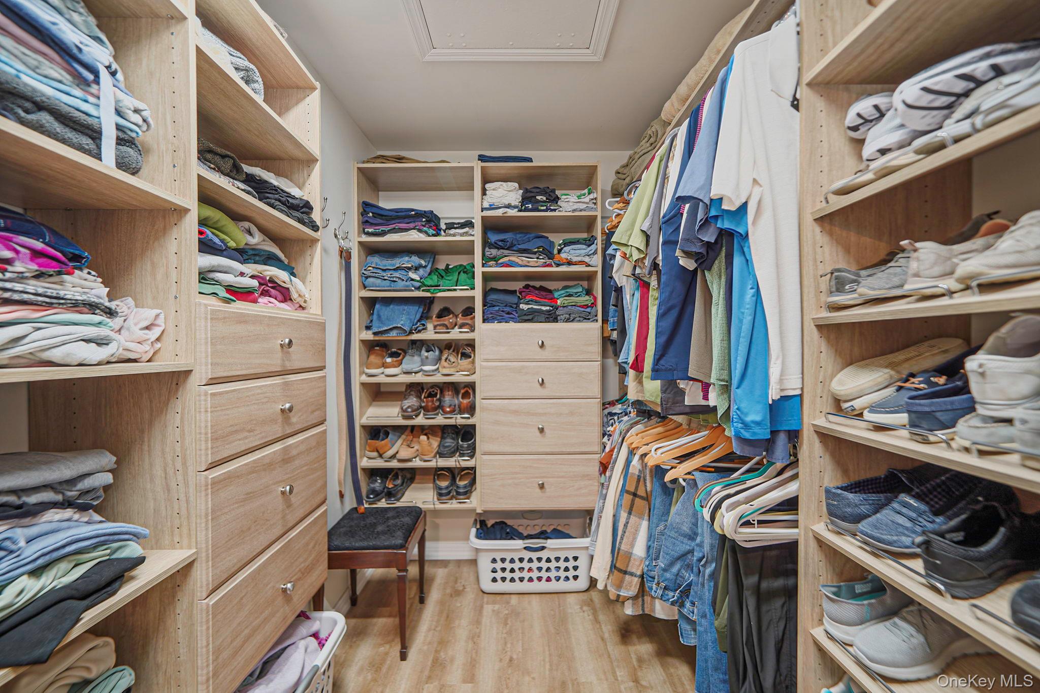 246 Roosevelt Boulevard, Hauppauge, NY 11788