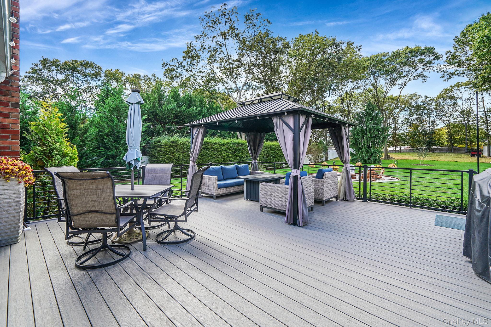 246 Roosevelt Boulevard, Hauppauge, NY 11788