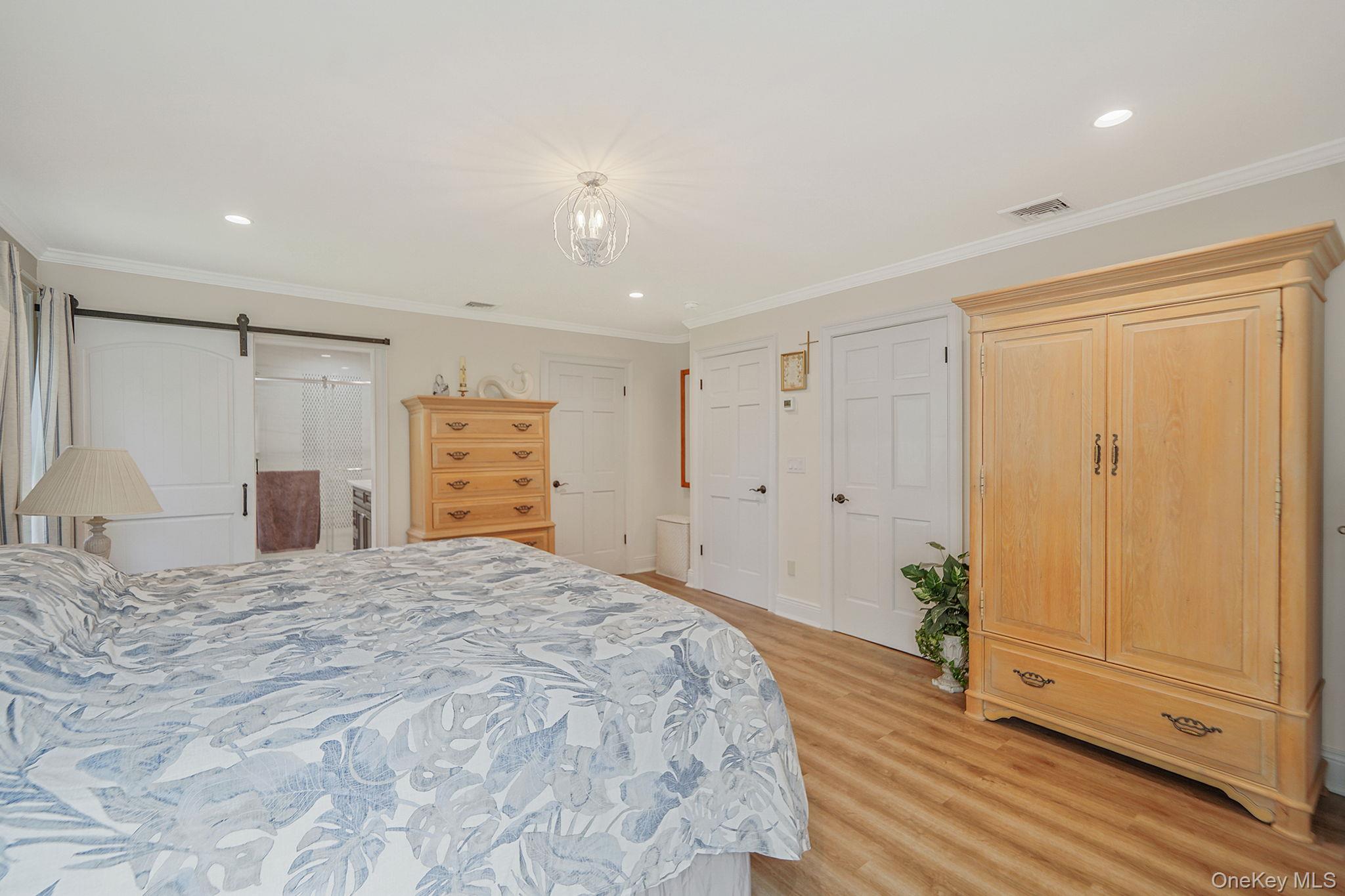 246 Roosevelt Boulevard, Hauppauge, NY 11788