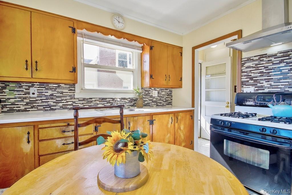 24 Nelson Avenue, Ossining, NY 10562