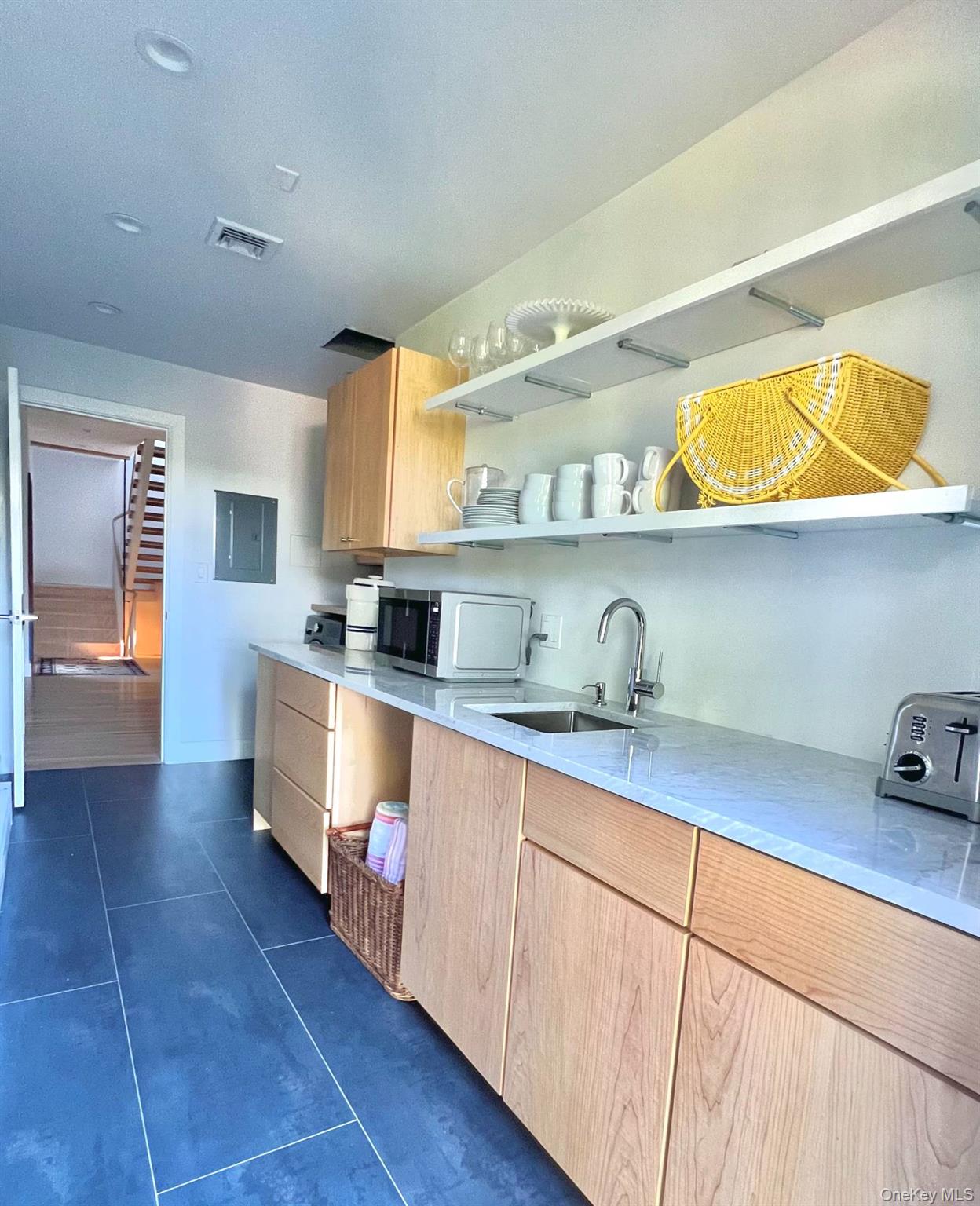 71 Island View Drive W, Sag Harbor, NY 11963