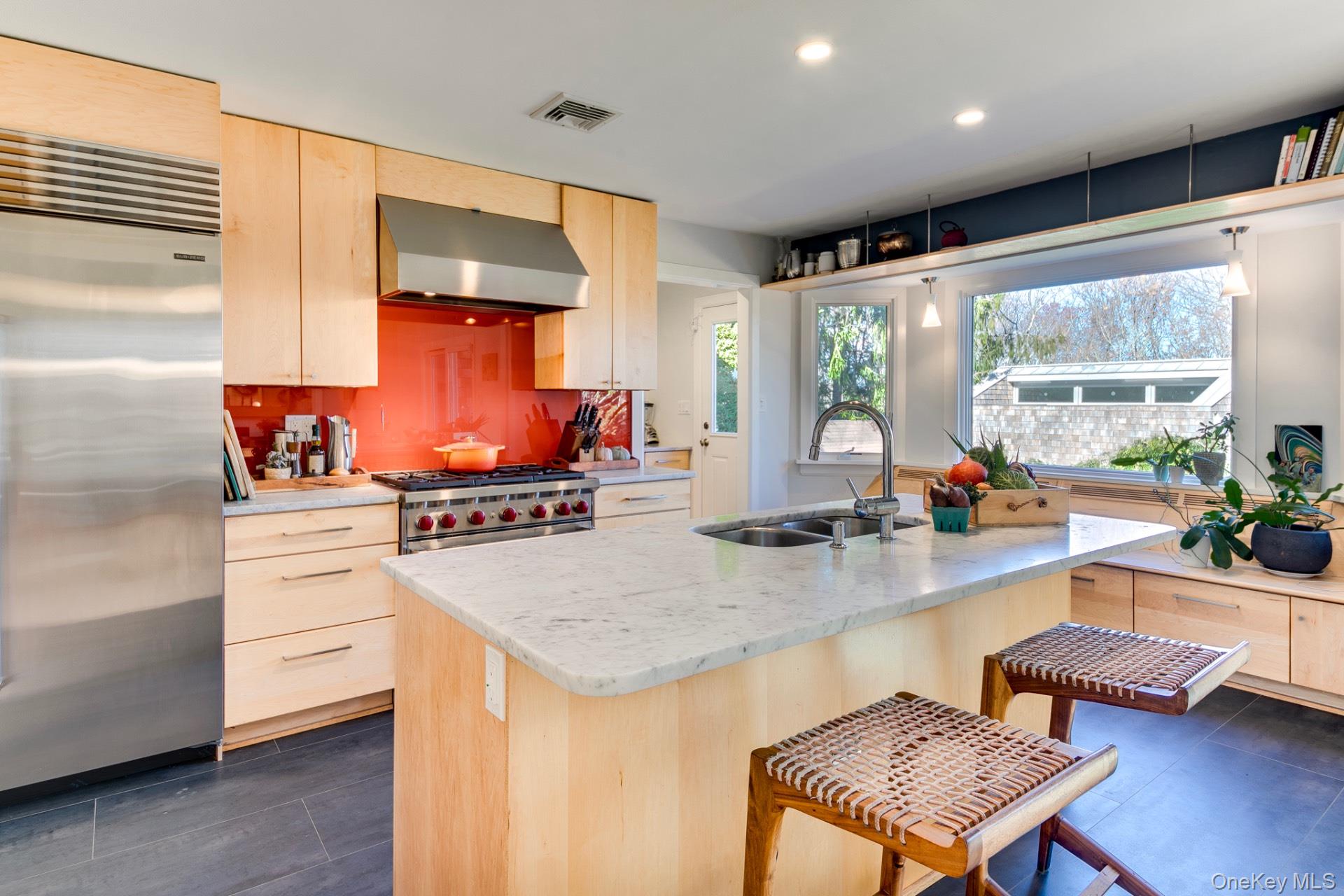 71 Island View Drive W, Sag Harbor, NY 11963