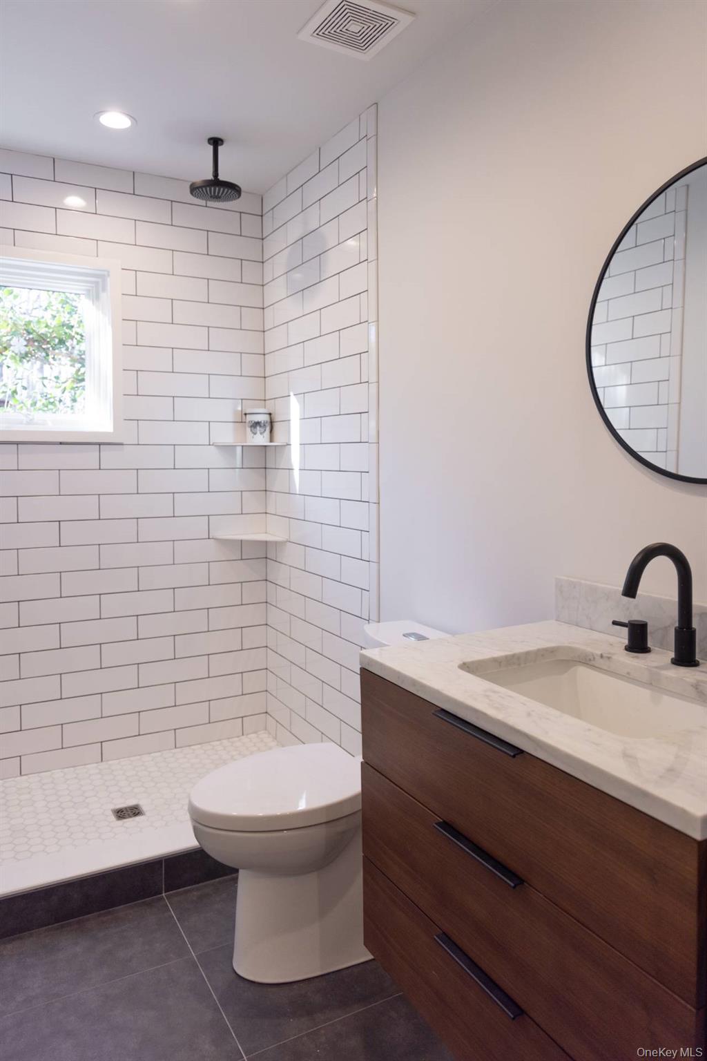 71 Island View Drive W, Sag Harbor, NY 11963