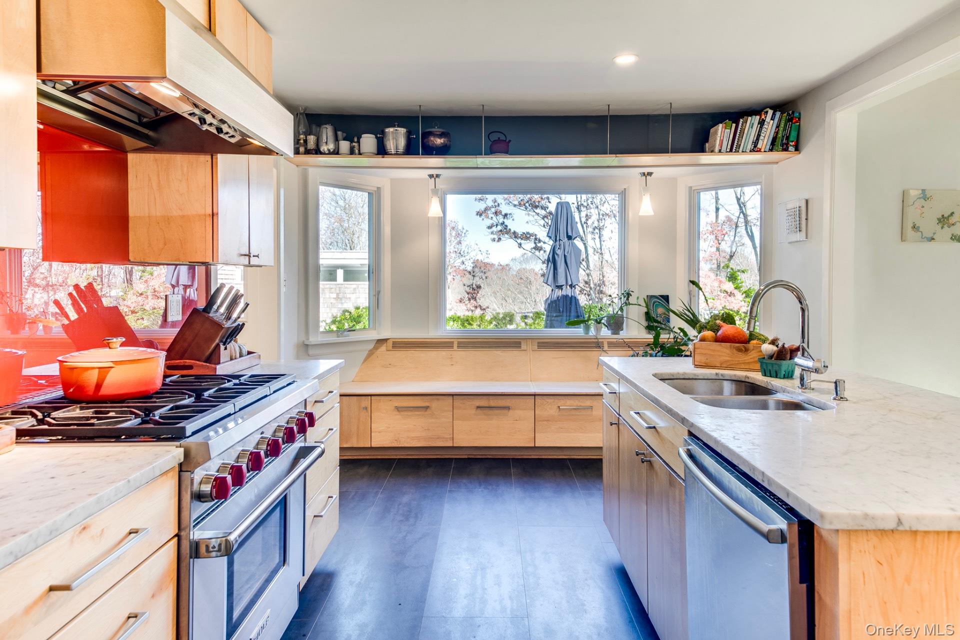 71 Island View Drive W, Sag Harbor, NY 11963