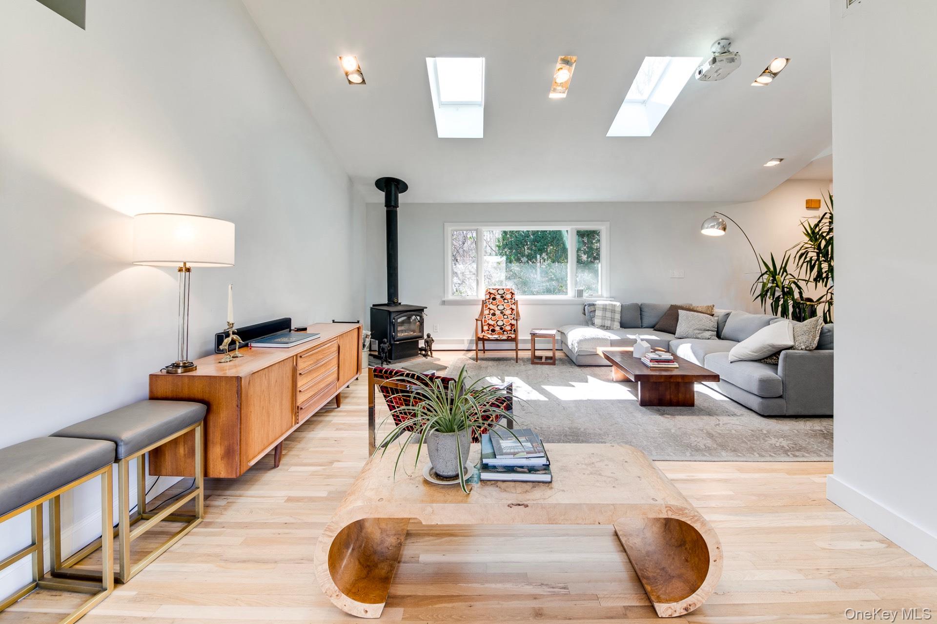 71 Island View Drive W, Sag Harbor, NY 11963