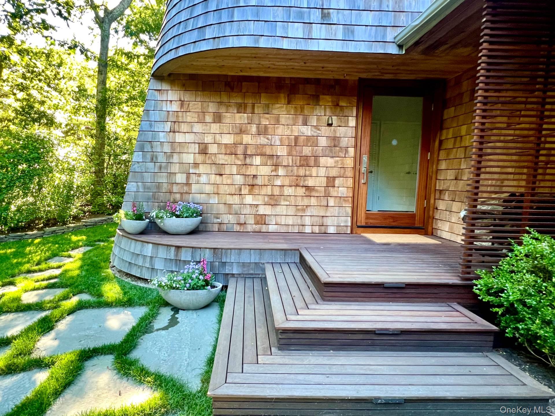 71 Island View Drive W, Sag Harbor, NY 11963