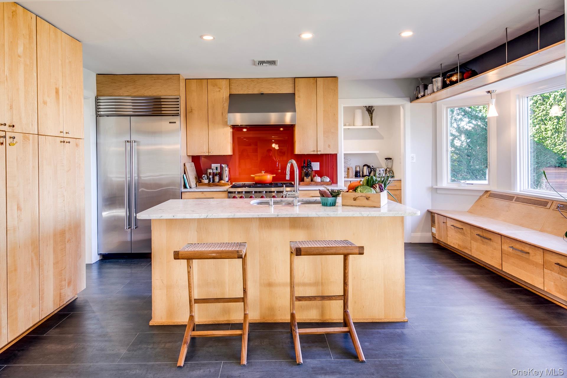 71 Island View Drive W, Sag Harbor, NY 11963