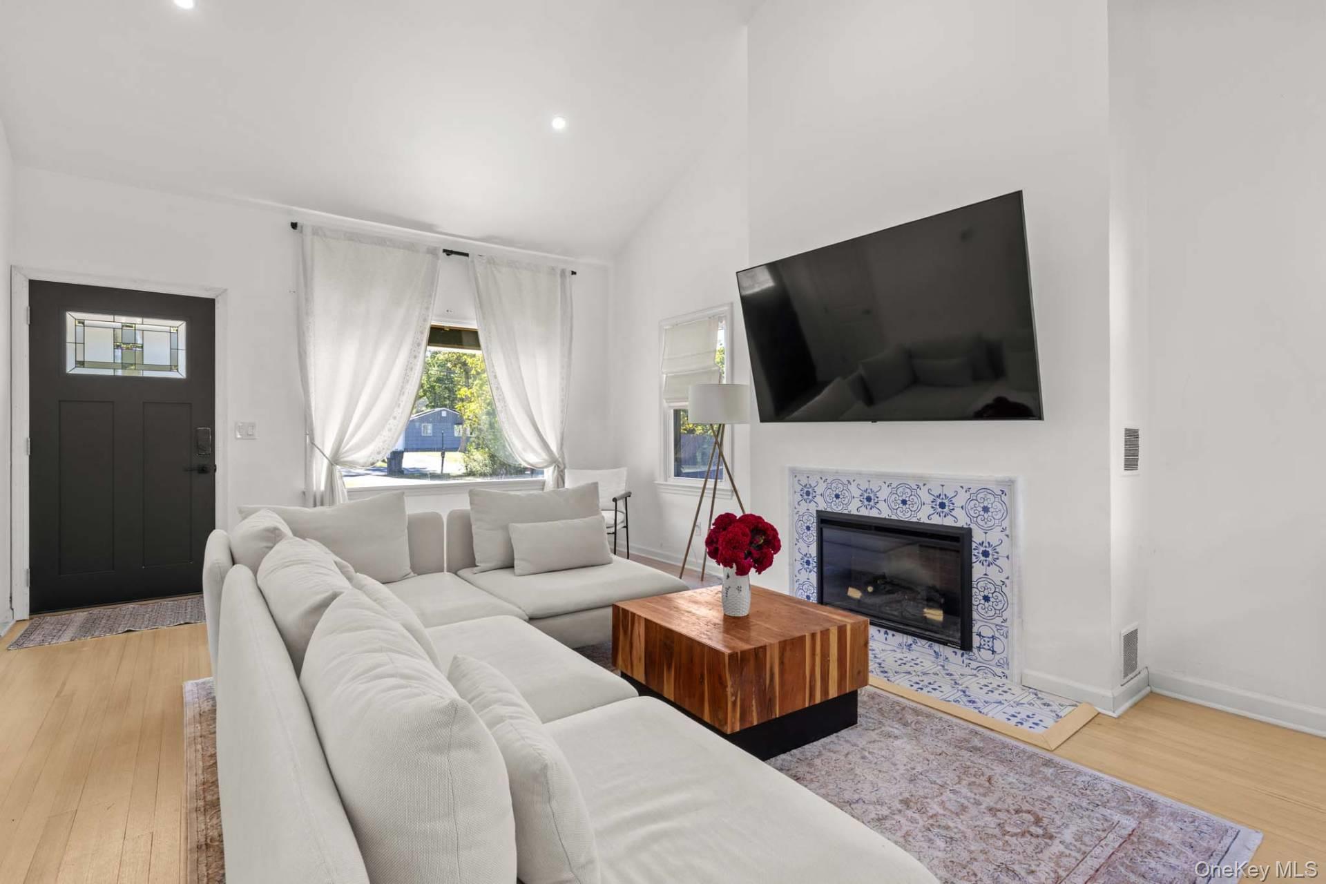 101 Bay Avenue, Hampton Bays, NY 11946