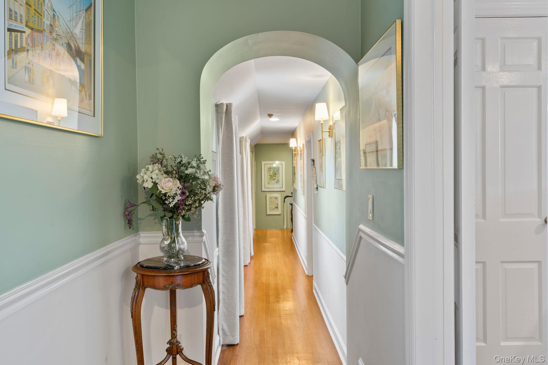 8 Stonegate Lane, Old Brookville, NY 11545