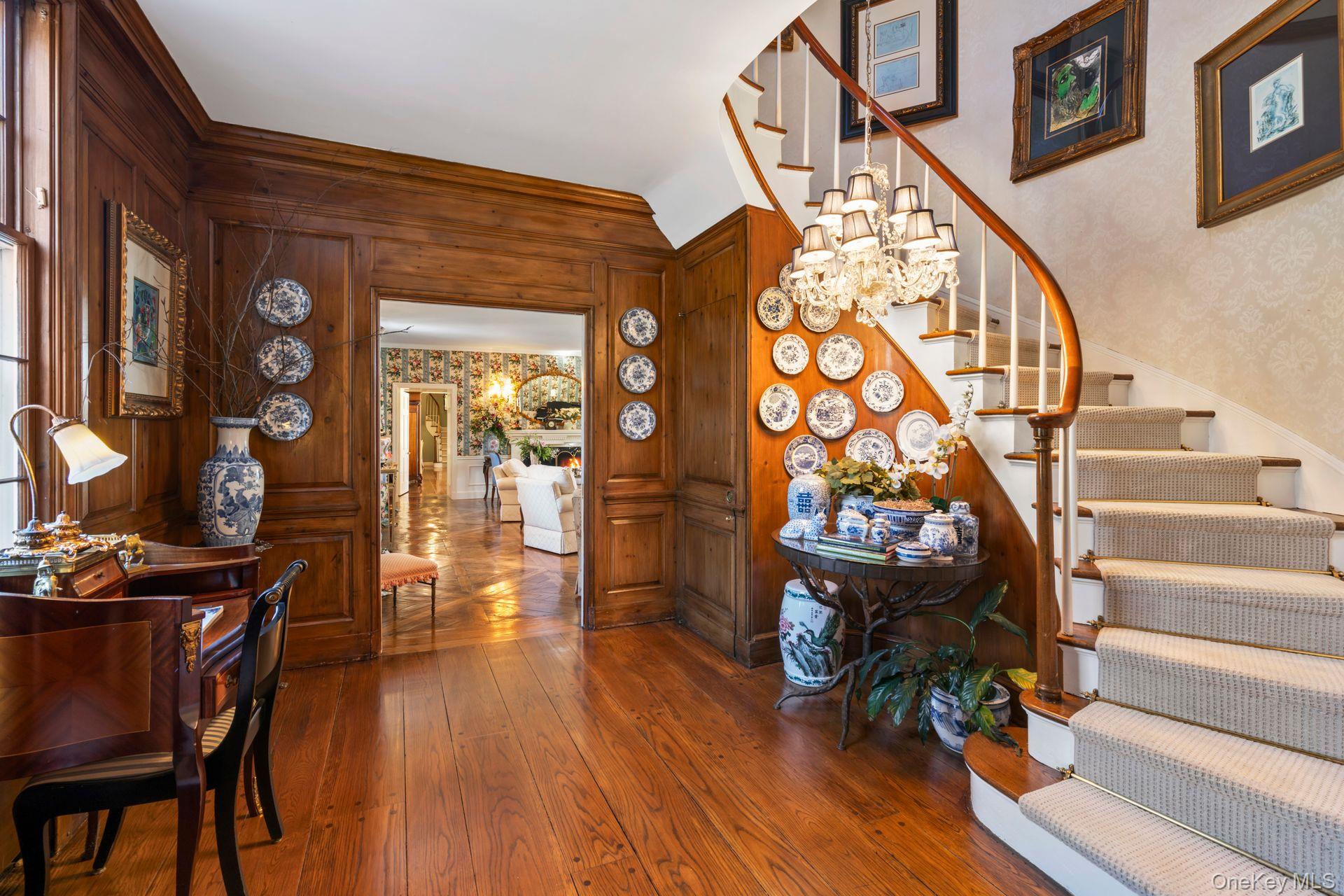 8 Stonegate Lane, Old Brookville, NY 11545