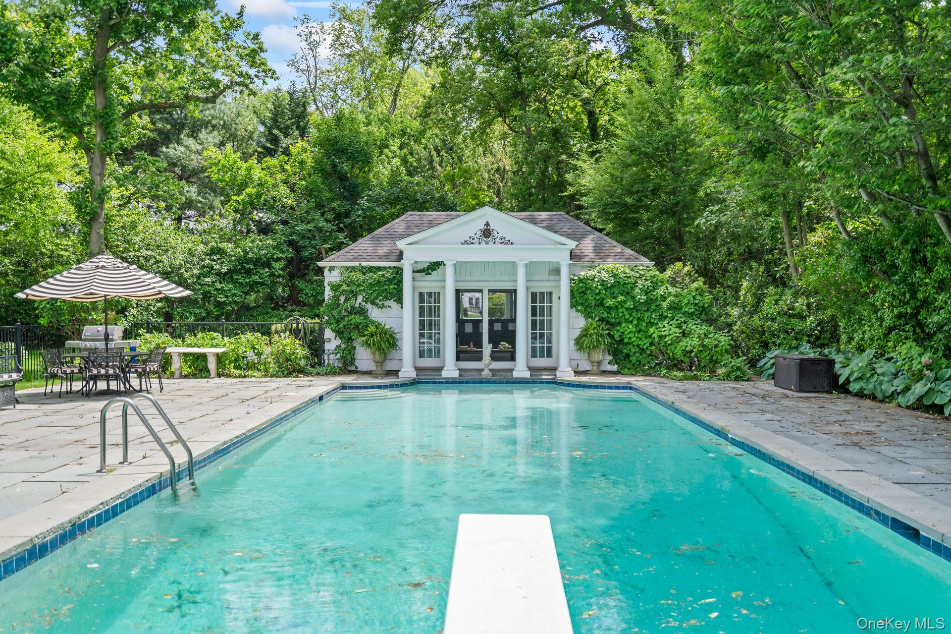 8 Stonegate Lane, Old Brookville, NY 11545