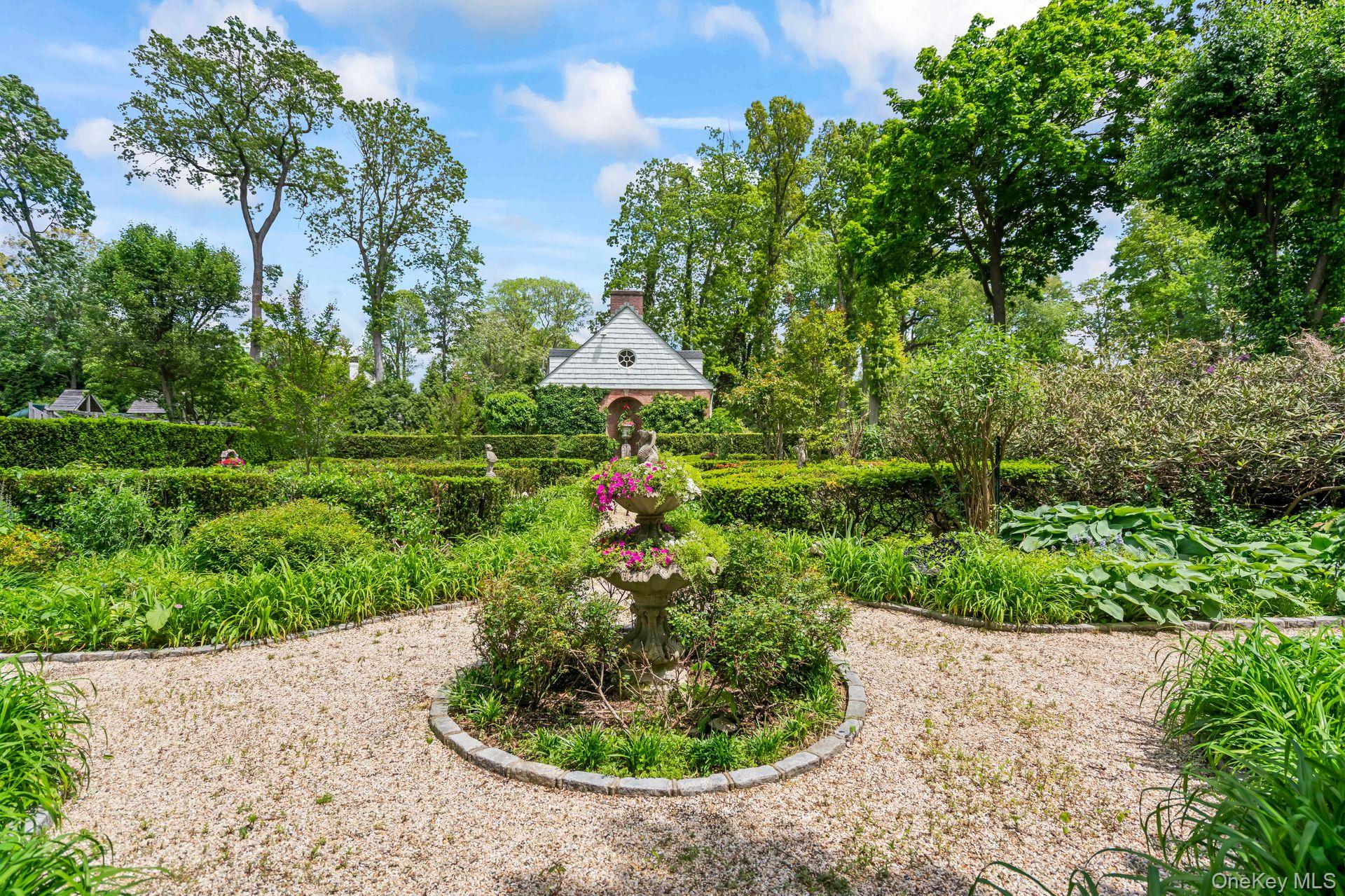 8 Stonegate Lane, Old Brookville, NY 11545