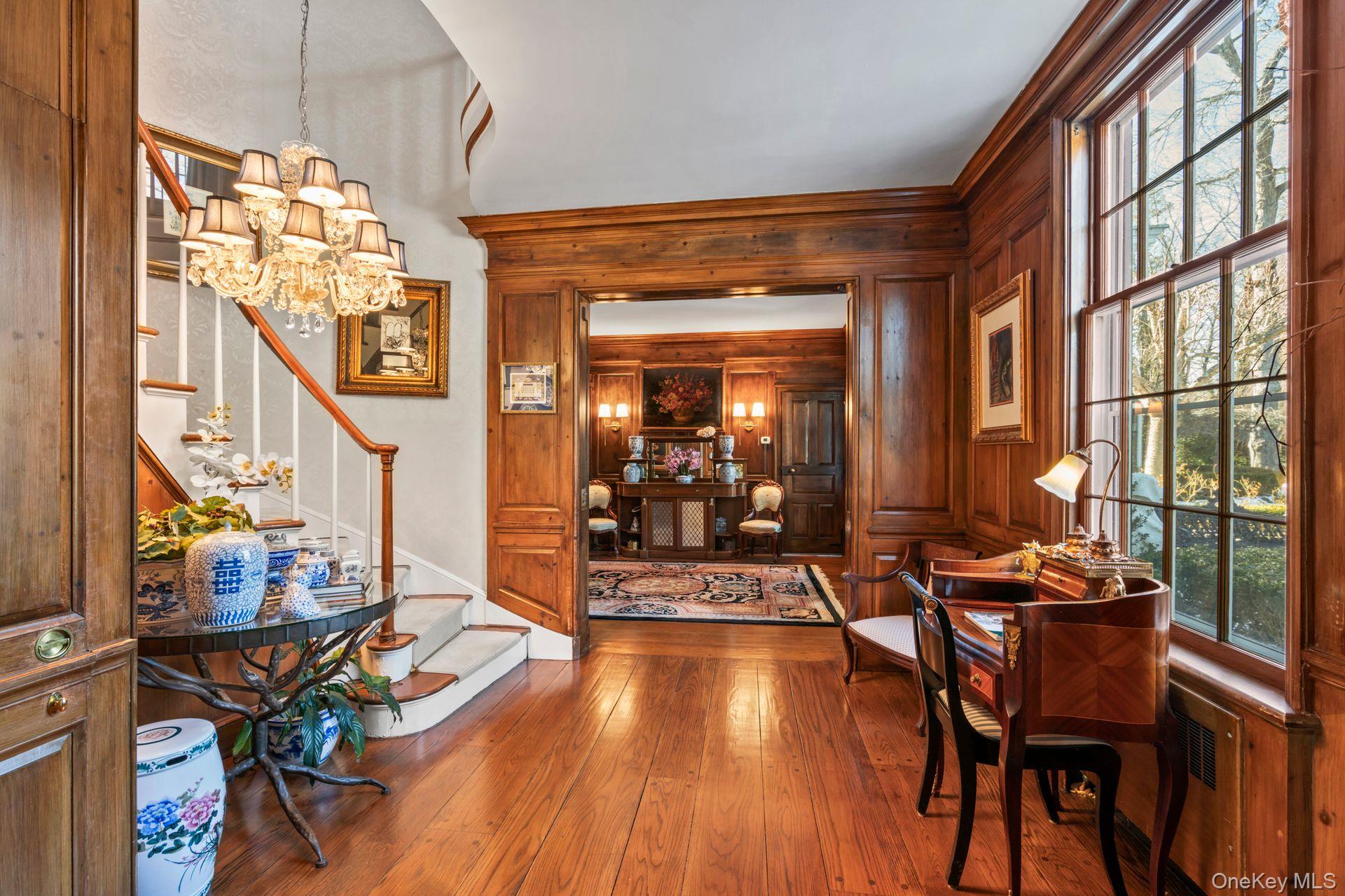 8 Stonegate Lane, Old Brookville, NY 11545