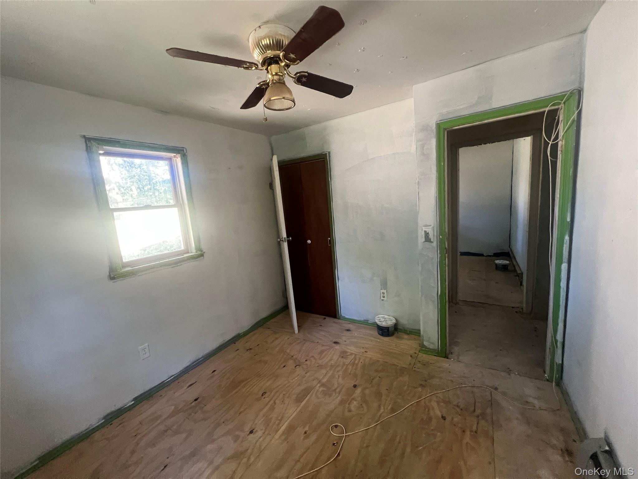 18 Hillside Place, Lloyd, NY 12528