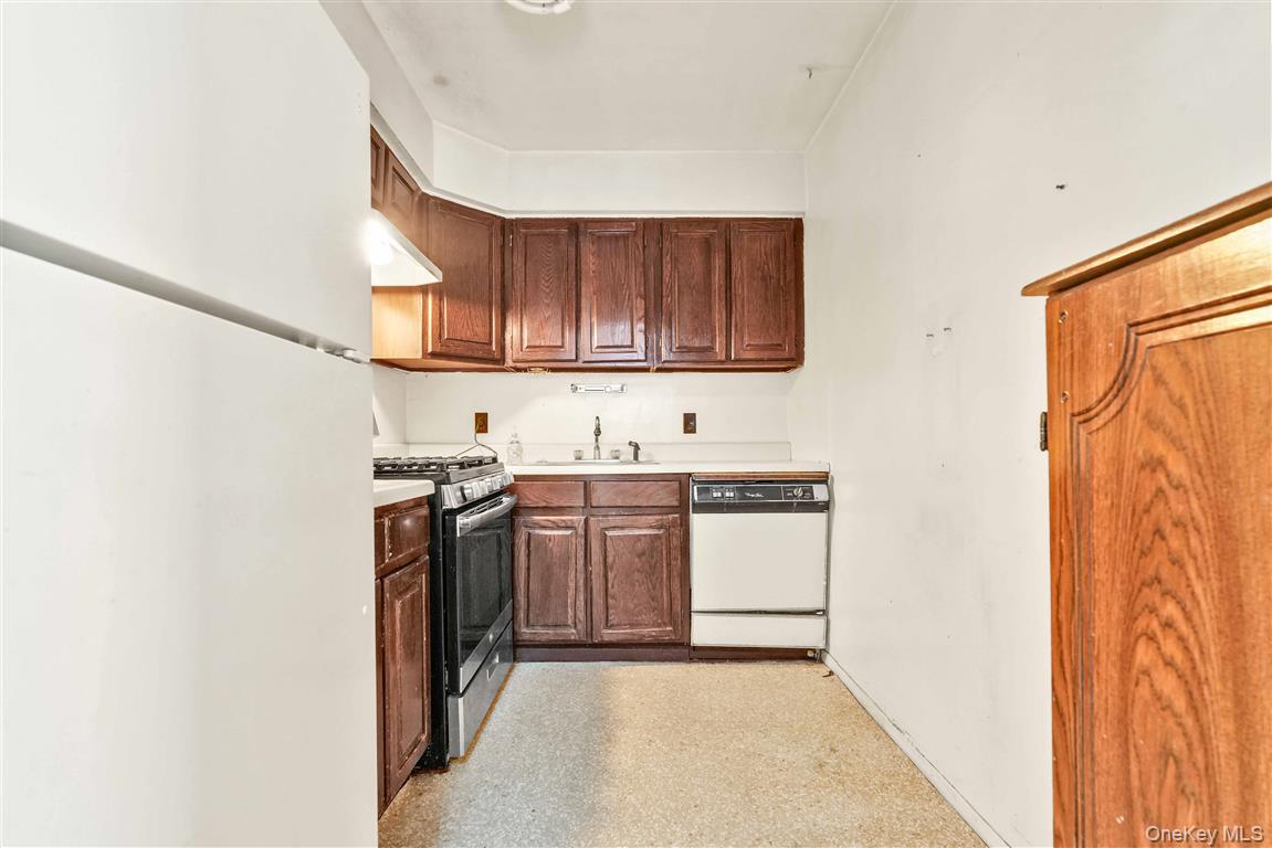 111-09A 62 Drive, Forest Hills, NY 11385