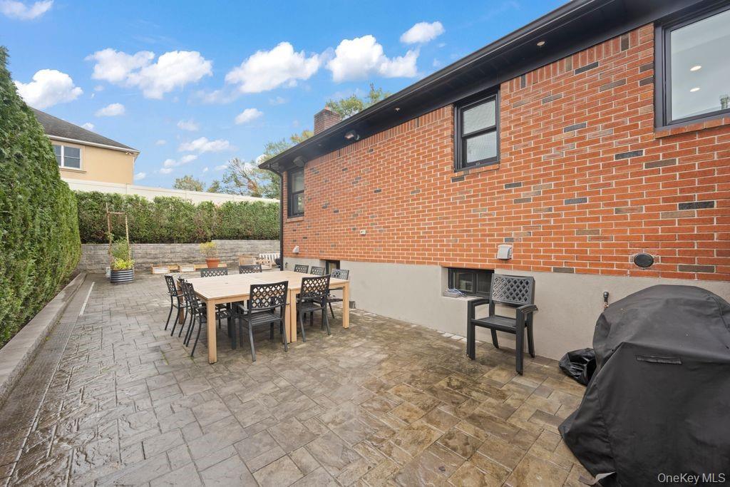 93 Beacon Avenue, Staten Island, NY 10306