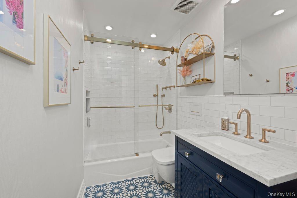 93 Beacon Avenue, Staten Island, NY 10306