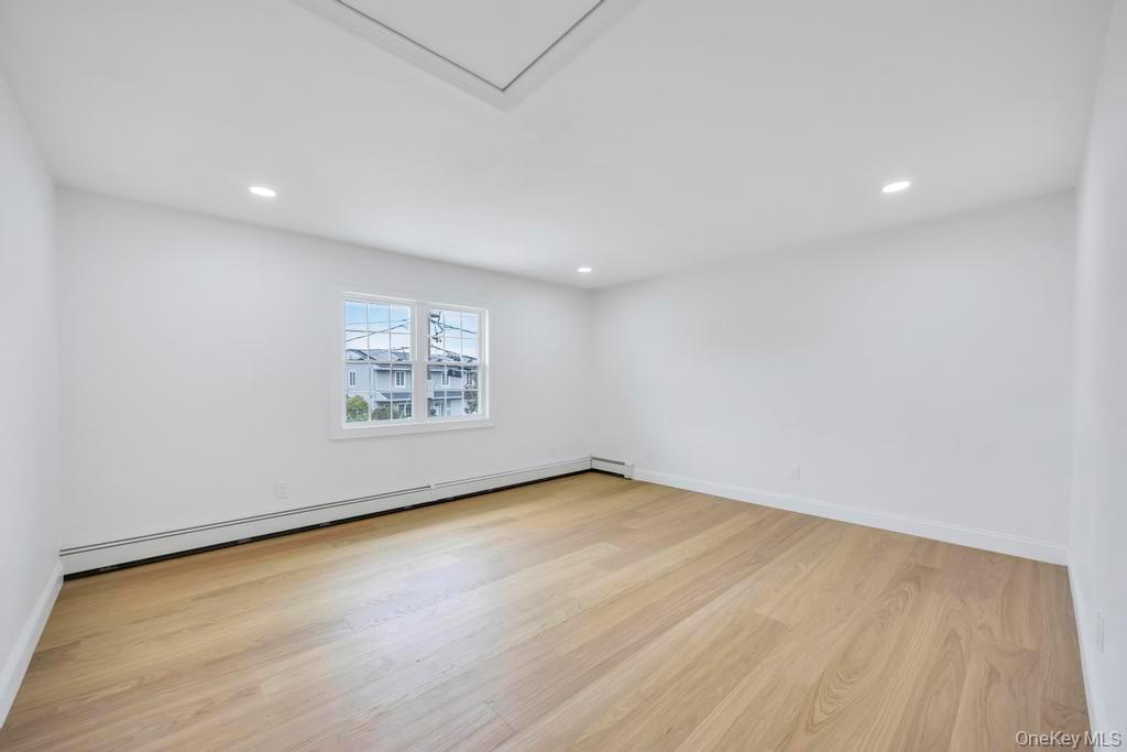 94 jeffery Lane, Oceanside, NY 11572