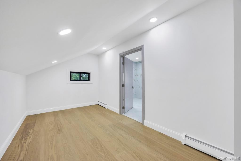 94 jeffery Lane, Oceanside, NY 11572