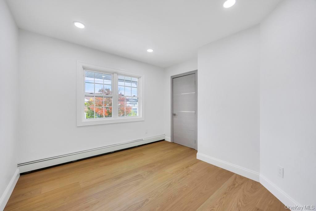 94 jeffery Lane, Oceanside, NY 11572