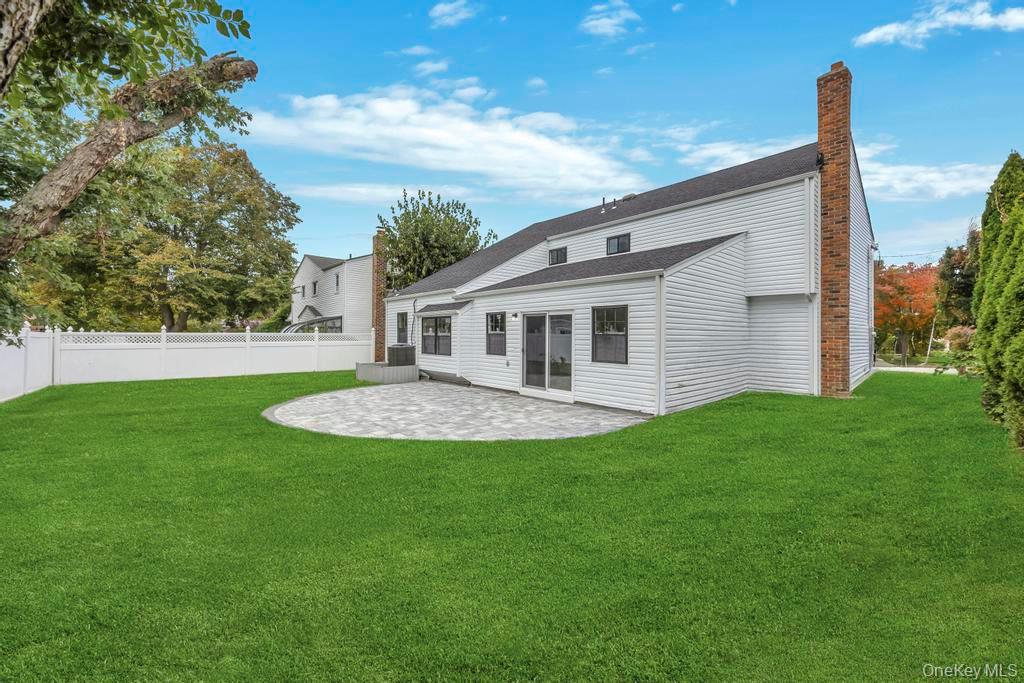 94 jeffery Lane, Oceanside, NY 11572