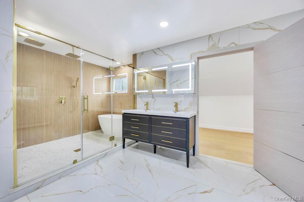 94 jeffery Lane, Oceanside, NY 11572