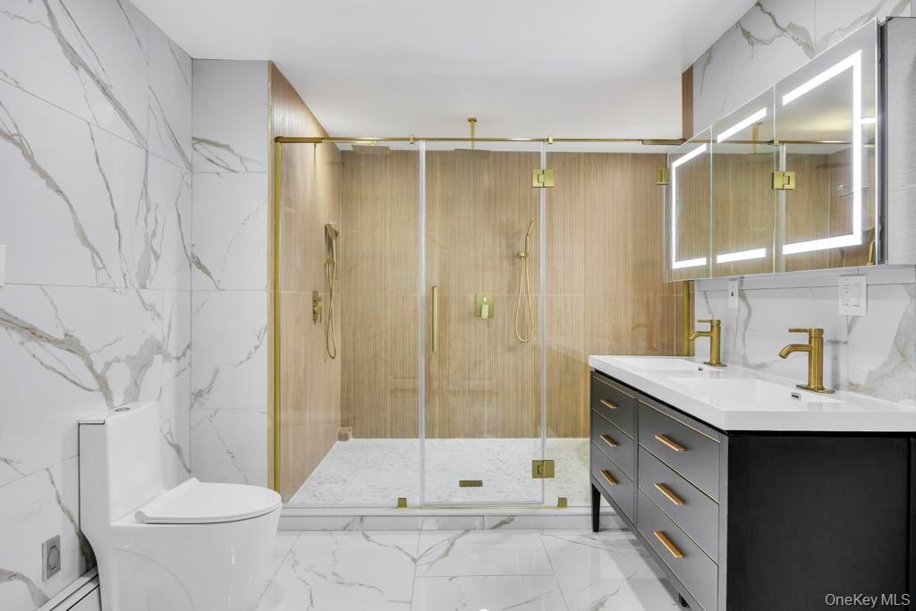 94 jeffery Lane, Oceanside, NY 11572