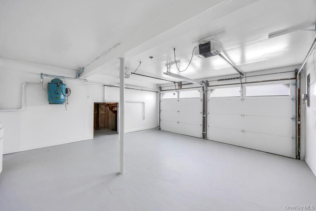 94 jeffery Lane, Oceanside, NY 11572