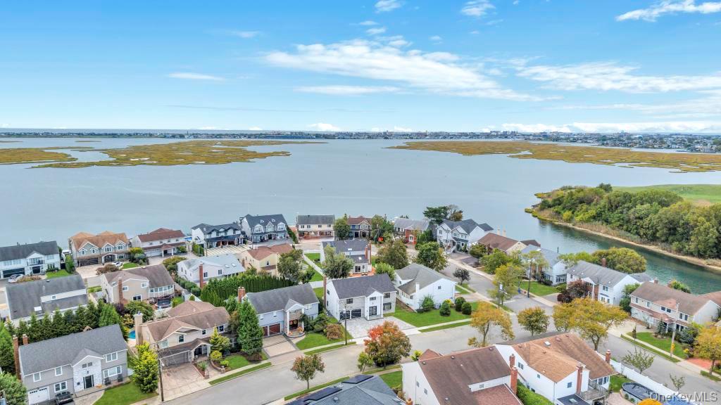 94 jeffery Lane, Oceanside, NY 11572