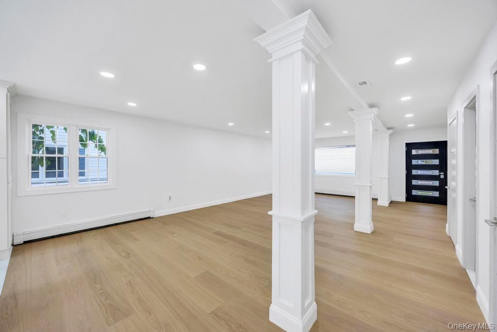 94 jeffery Lane, Oceanside, NY 11572