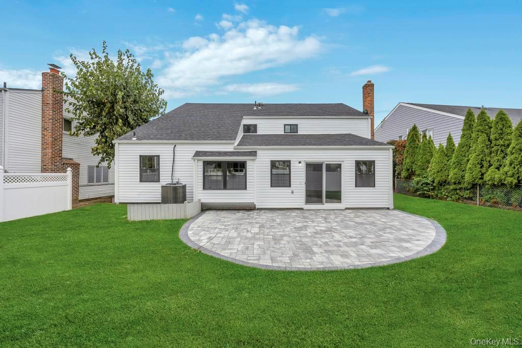 94 jeffery Lane, Oceanside, NY 11572