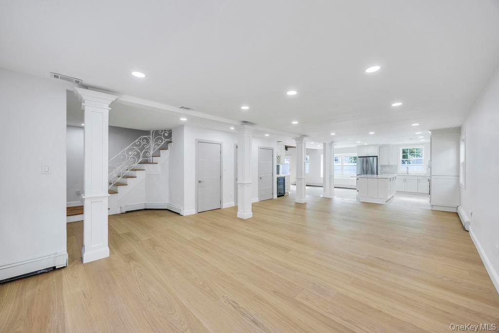 94 jeffery Lane, Oceanside, NY 11572